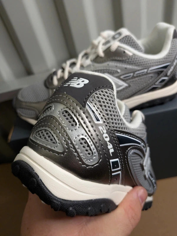 New Balance 204L  Unisex trainers U204L1KP size 4.5