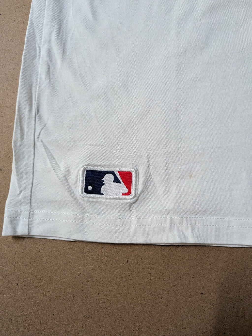 New Era MLB New York Yankees Logo print tshirt medium