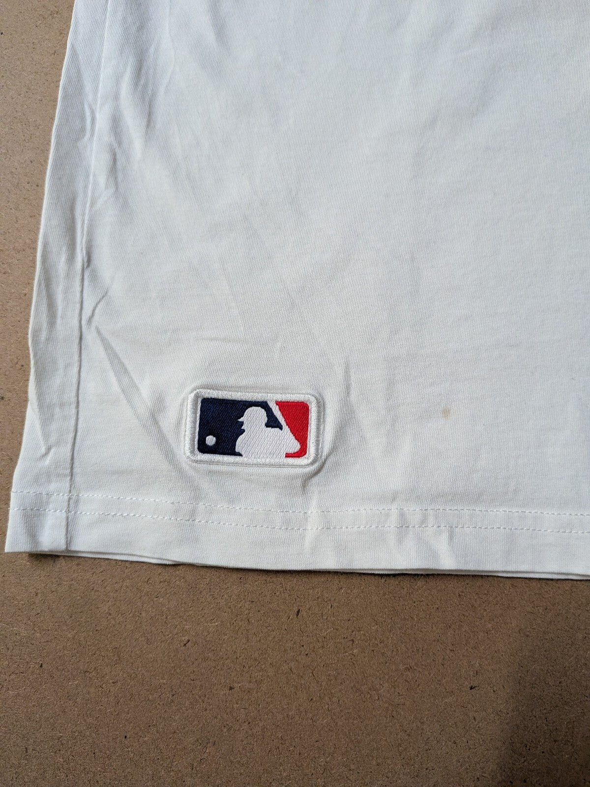 New Era MLB New York Yankees Logo print tshirt medium
