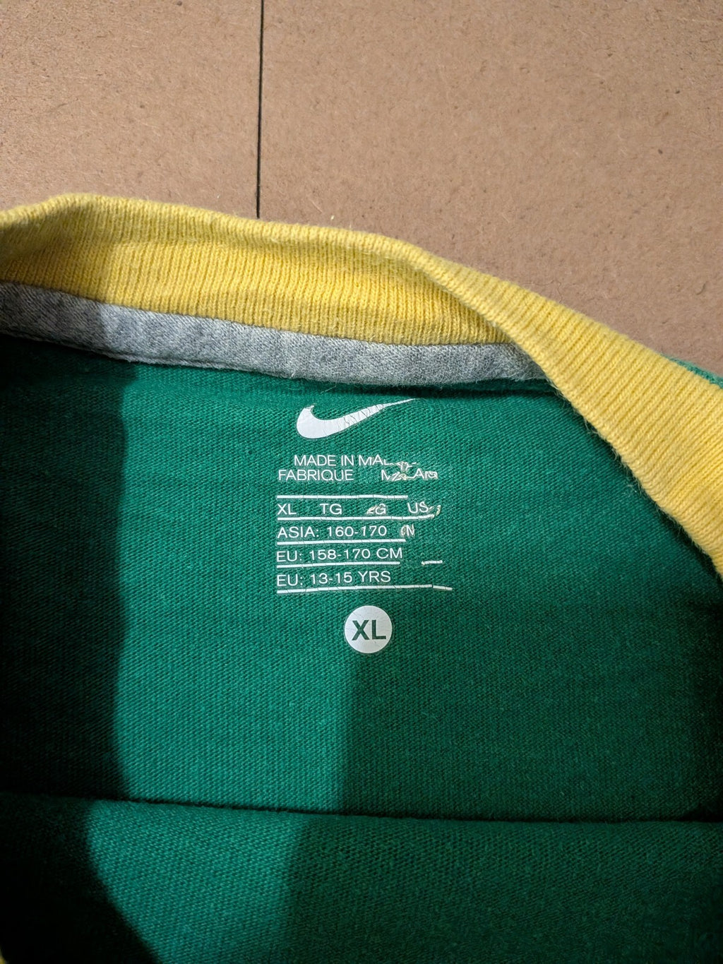 Nike Logo Tshirt brazil colourway XL Junior