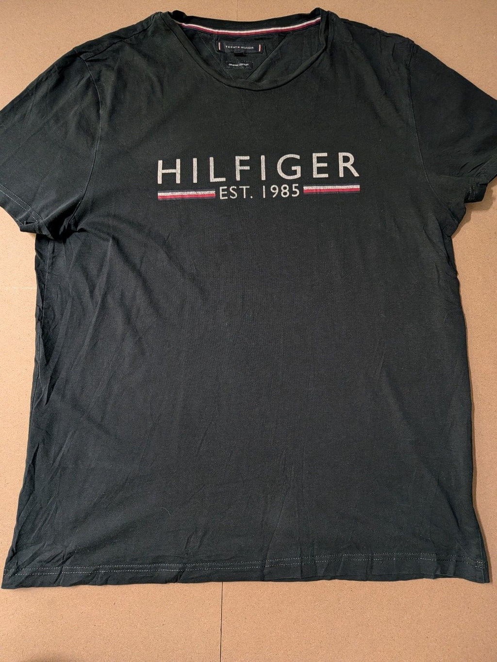 Tommy Hilfiger Spellout printed logo tshirt large